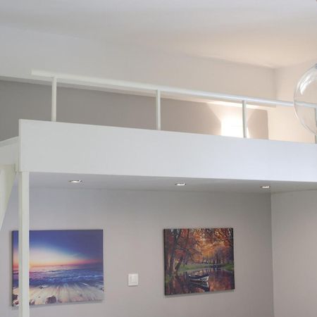 Victoria Sq., A Cozy And Stylish Apartment Athena Bagian luar foto