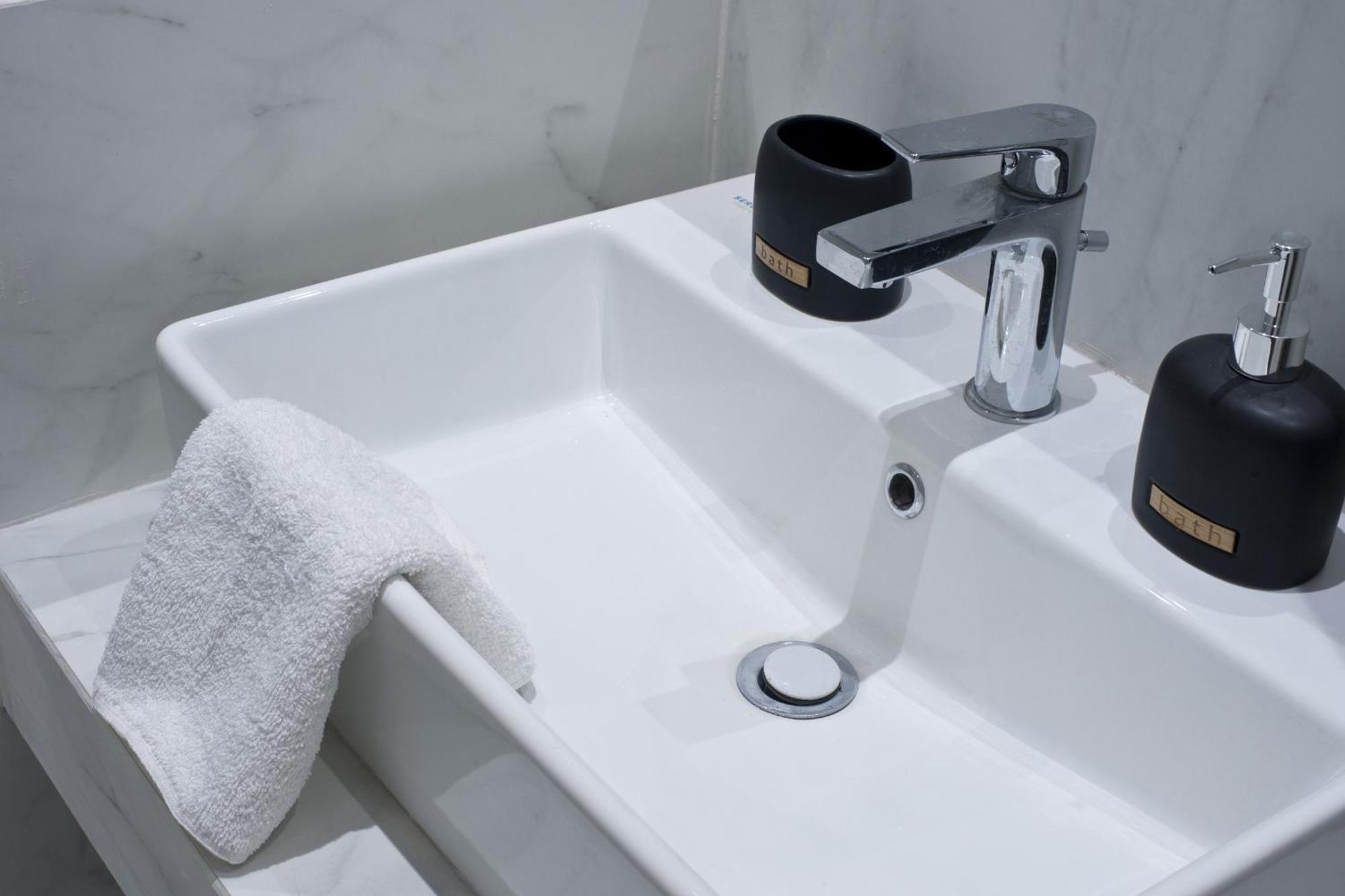 Victoria Sq., A Cozy And Stylish Apartment Athena Bagian luar foto