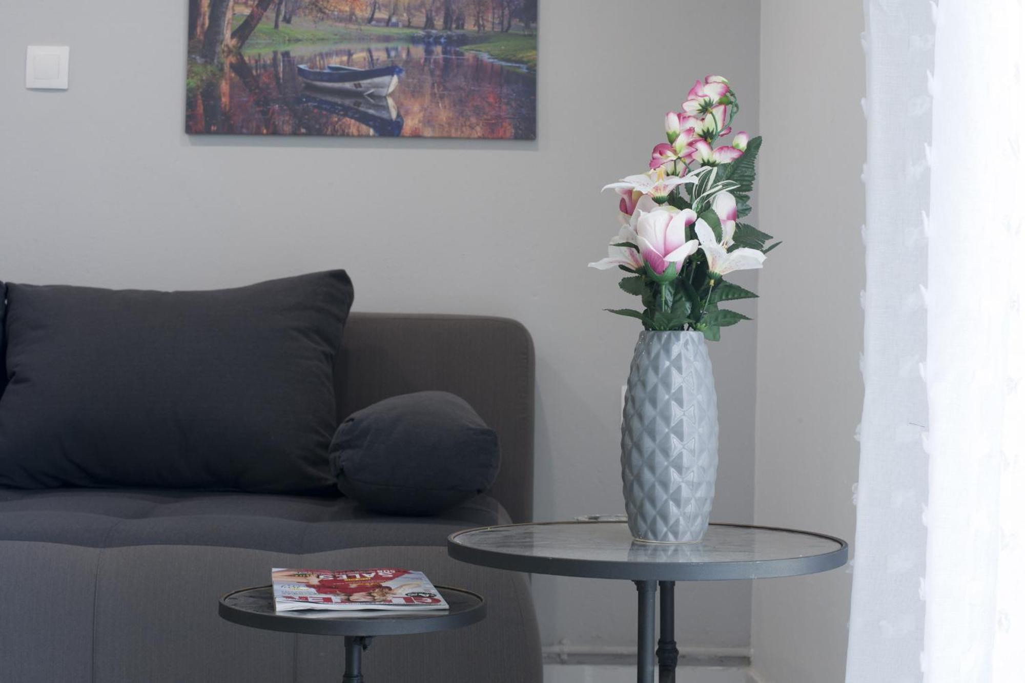 Victoria Sq., A Cozy And Stylish Apartment Athena Bagian luar foto